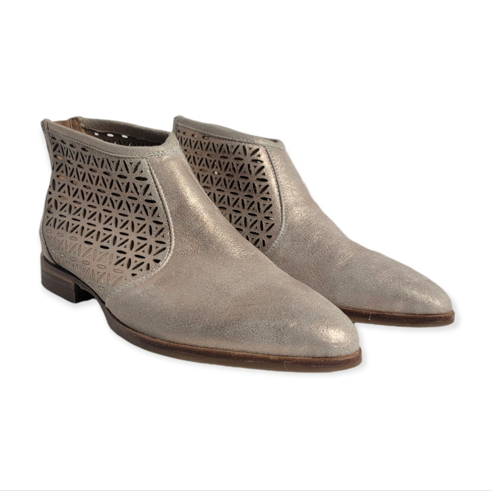 ITALEAU Italian Leather Janna Ankle Booties